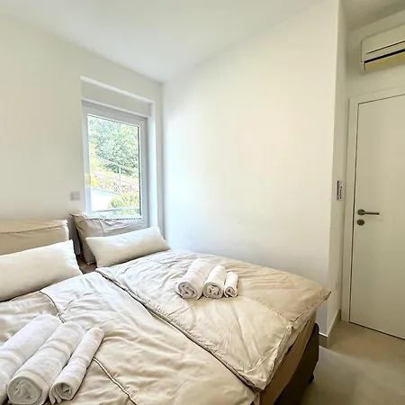 The View Apartment With Pool - Crikvenica Exterior photo