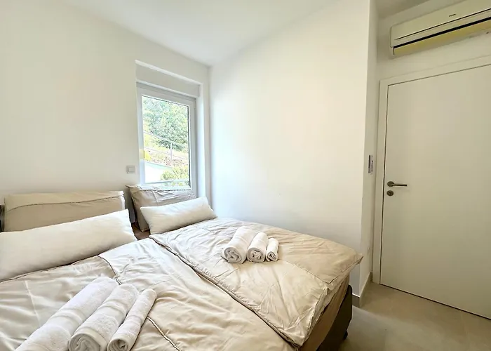 The View Apartment With Pool - Crikvenica