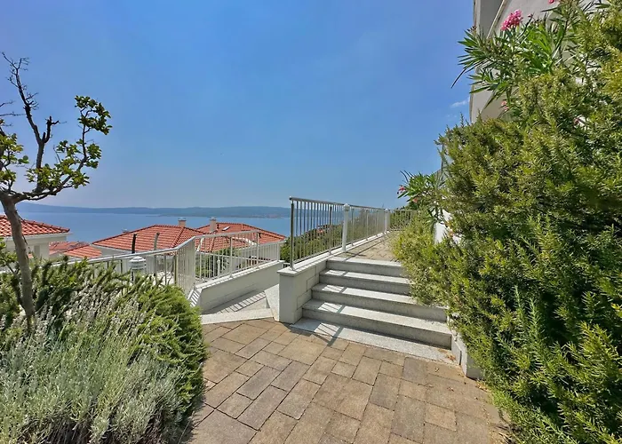 The View Apartment With Pool - Crikvenica