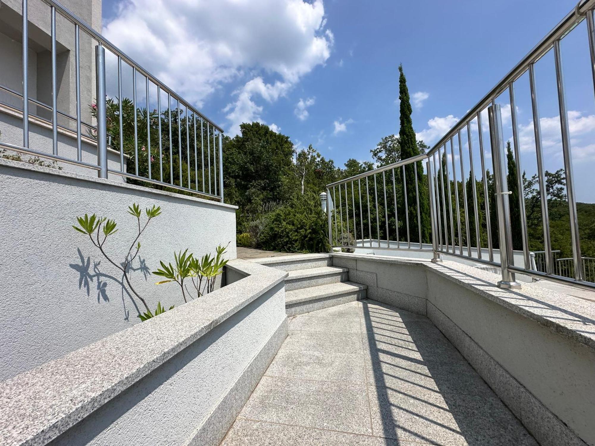 Apartment The View With Pool - Crikvenica